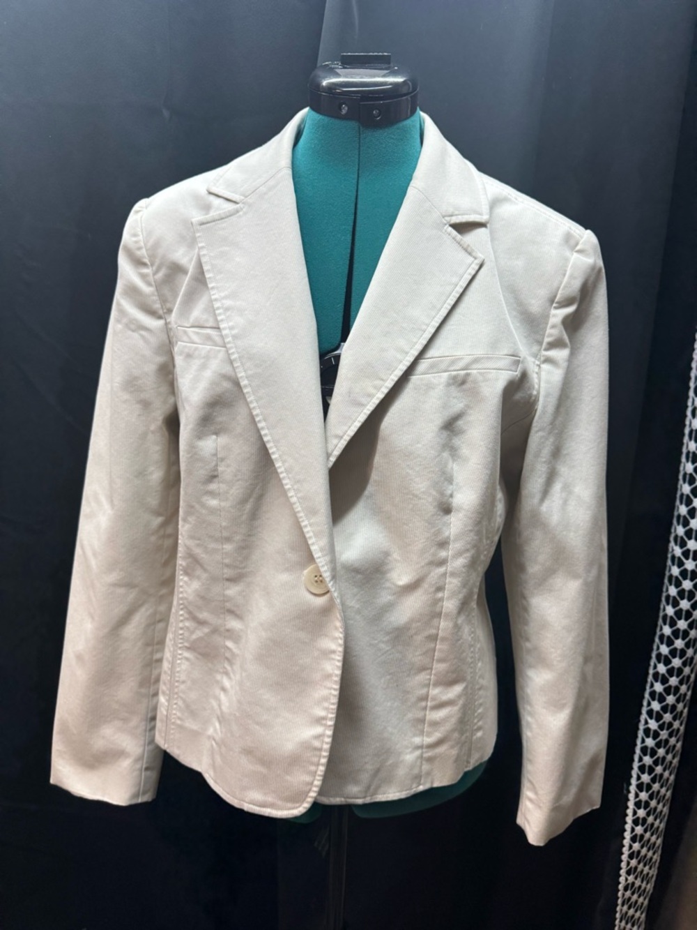 Women's Cream Single-Button Tailored Blazer